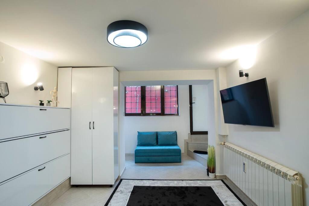 Studio With Courtyard Just Steps Away Vitosha Str Sofia Esterno foto