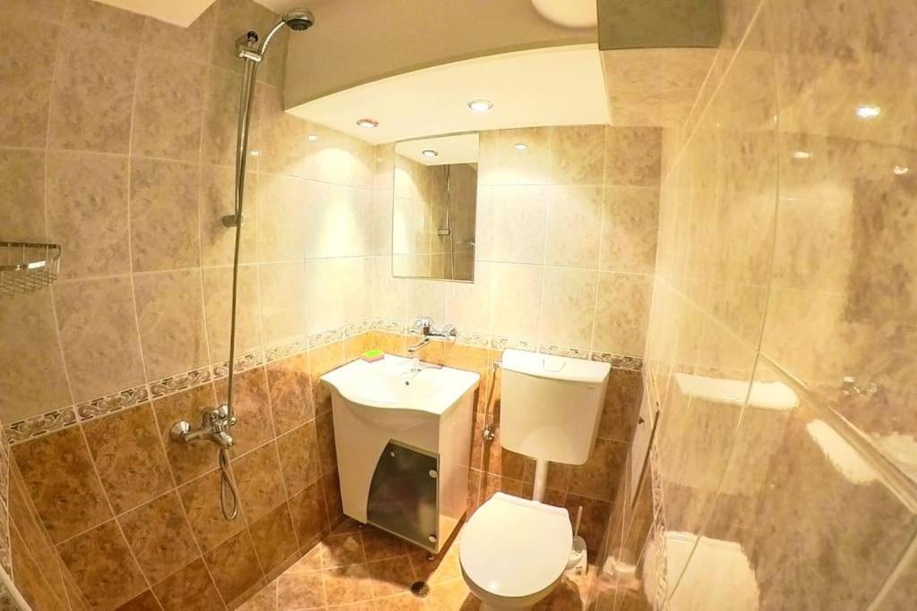 Studio With Courtyard Just Steps Away Vitosha Str Sofia Esterno foto