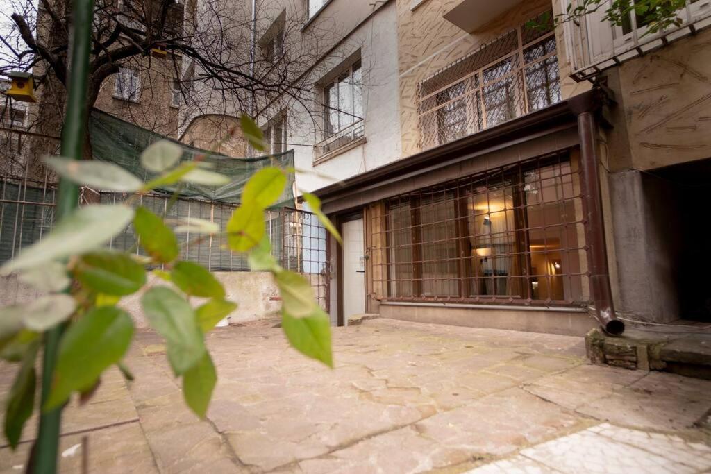 Studio With Courtyard Just Steps Away Vitosha Str Sofia Esterno foto